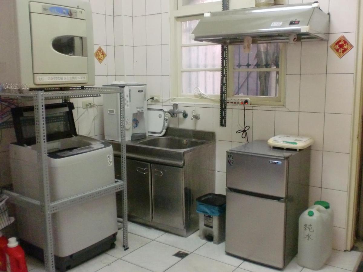 Add Hostel Changhua City Bagian luar foto